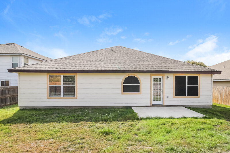 2,750/Mo, 7227 Sunrise Lk San Antonio, TX 78244 Rear View