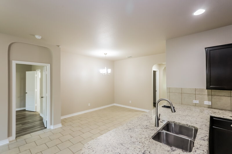 1,920/Mo, 12119 Sapphire Riv San Antonio, TX 78245 Kitchen View