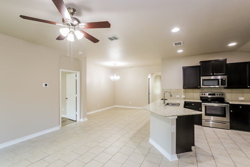 1,920/Mo, 12119 Sapphire Riv San Antonio, TX 78245 Dining Room View 2
