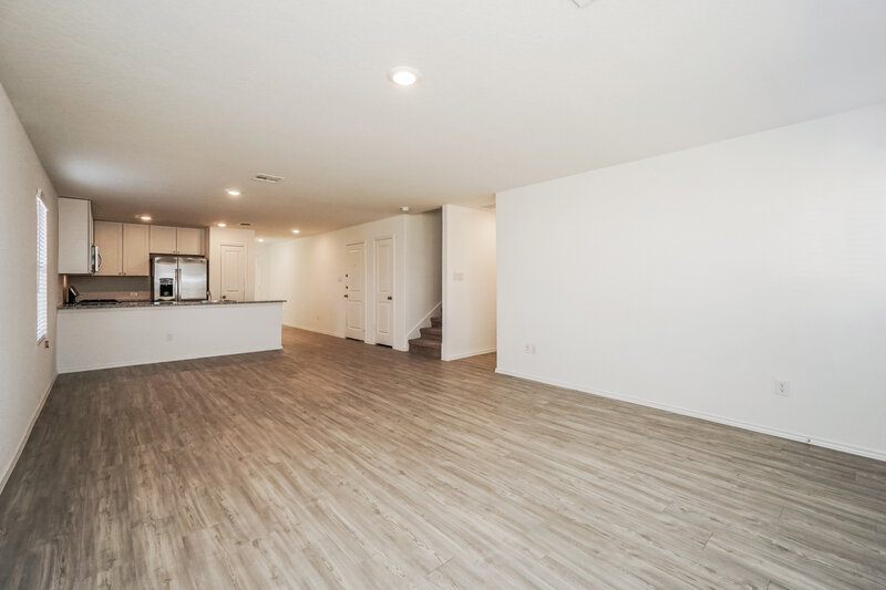 1,630/Mo, 5931 Poolside Park Converse, TX 78109 Living Room View 2