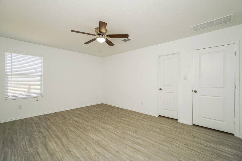1,630/Mo, 5931 Poolside Park Converse, TX 78109 Main Bedroom View