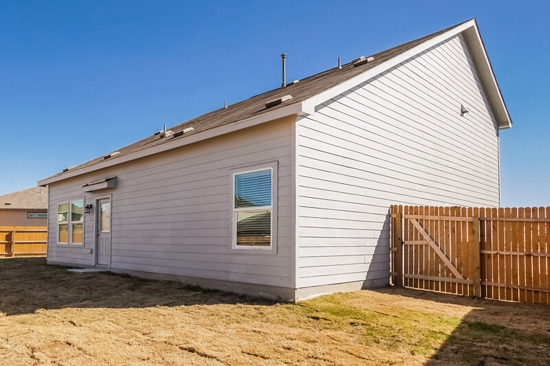 1,630/Mo, 5931 Poolside Park Converse, TX 78109 Rear View
