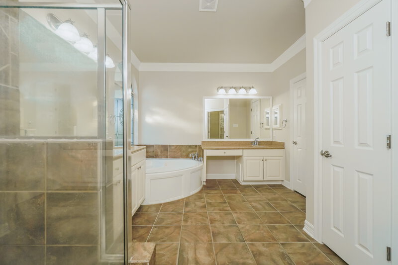 3,335/Mo, 18602 Crosstimber San Antonio, TX 78258 Main Bathroom View