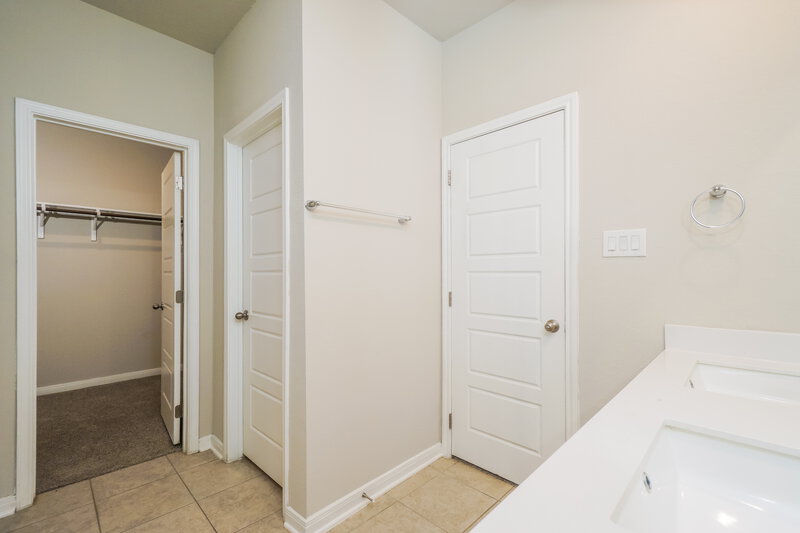 2,115/Mo, 1278 William Crst New Braunfels, TX 78130 Main Bathroom View 2