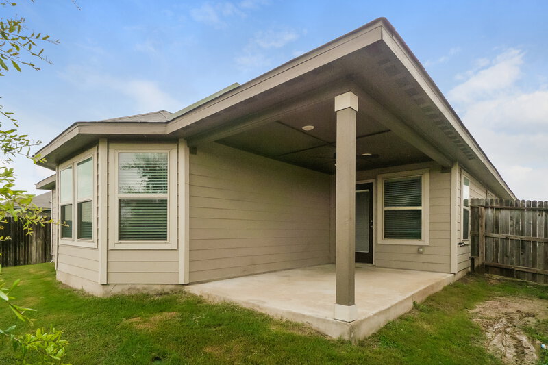 2,115/Mo, 1278 William Crst New Braunfels, TX 78130 Rear View