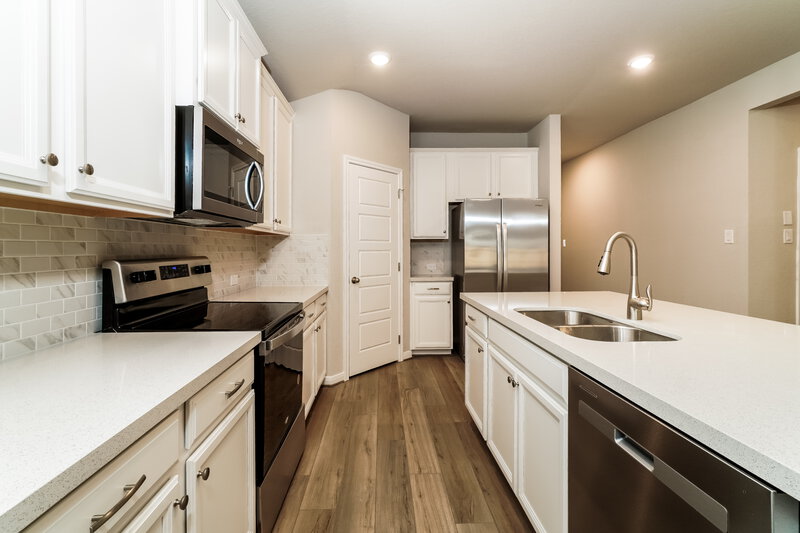 2,800/Mo, 1279 William Crst New Braunfels, TX 78130 Kitchen View 2