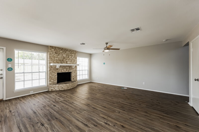 1,900/Mo, 8238 Meadow Post St San Antonio, TX 78251 Living Room View