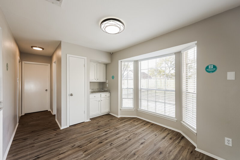 1,900/Mo, 8238 Meadow Post St San Antonio, TX 78251 Breakfast Nook View