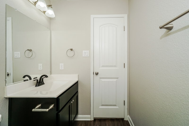 2,425/Mo, 2465 McCrae New Braunfels, TX 78130 Bathroom View