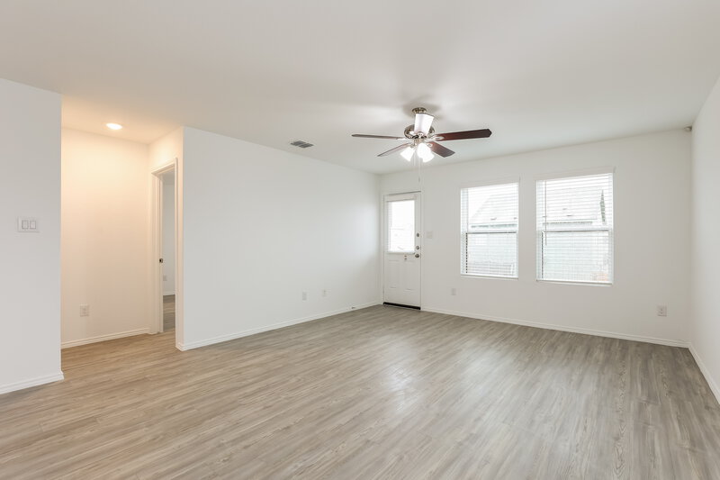 1,700/Mo, 10431 Canard Crst Converse, TX 78109 Living Room View