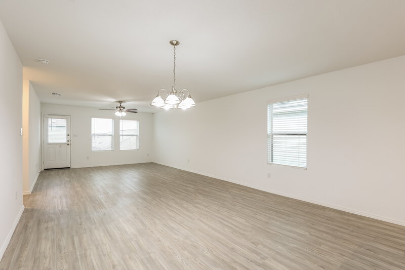 1,700/Mo, 10431 Canard Crst Converse, TX 78109 Dining Room View 2