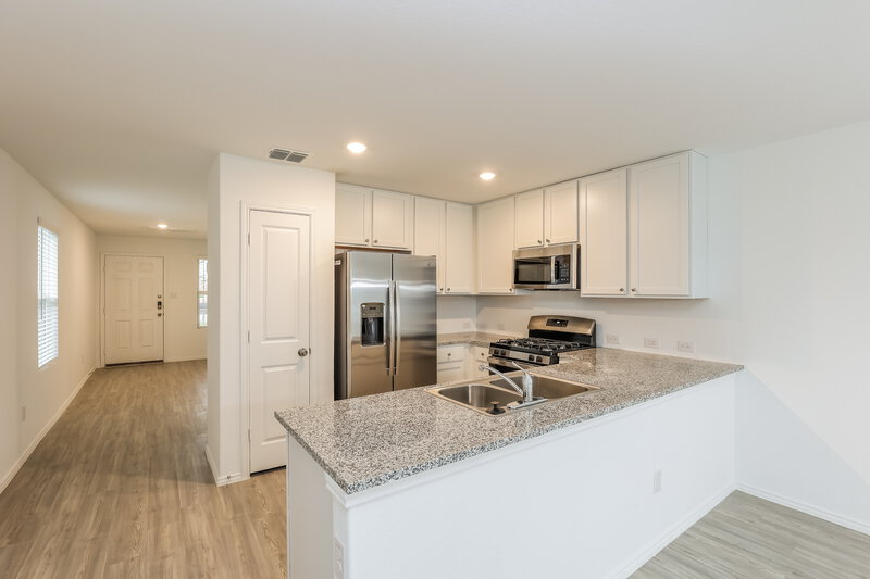 1,700/Mo, 10431 Canard Crst Converse, TX 78109 Kitchen View