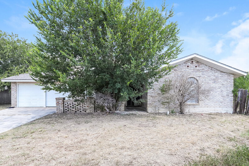 1,545/Mo, 9402 Shields Dr San Antonio, TX 78245 External View