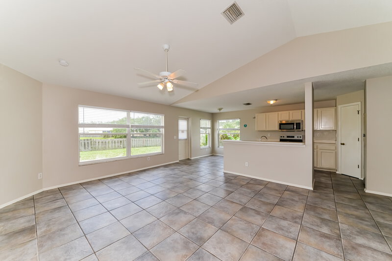 2,105/Mo, 11782 Shirburn Cir Parrish, FL 34219 Living Room View 2