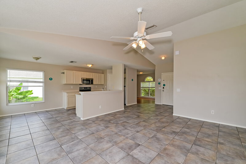 2,105/Mo, 11782 Shirburn Cir Parrish, FL 34219 Living Room View 3