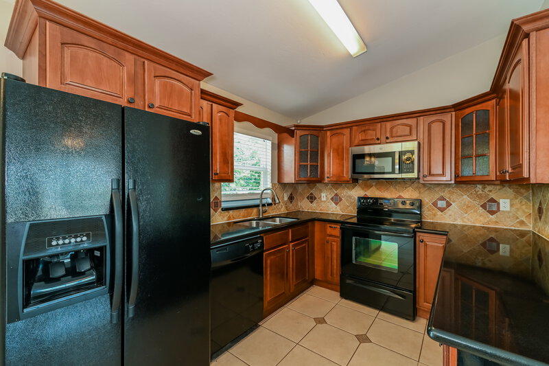 2,760/Mo, 1733 SW 22nd Ln Cape Coral, FL 33991 Kitchen View 2