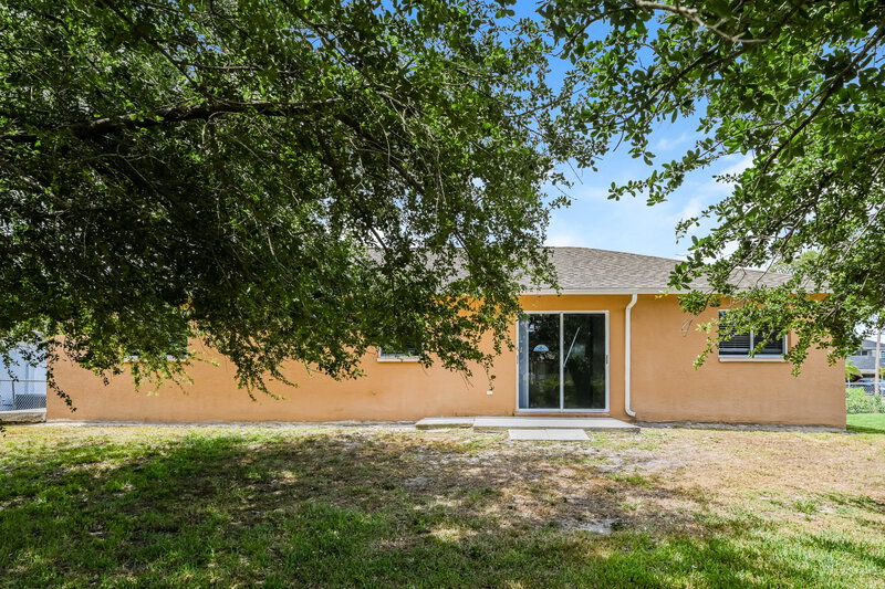 2,760/Mo, 1733 SW 22nd Ln Cape Coral, FL 33991 Rear View