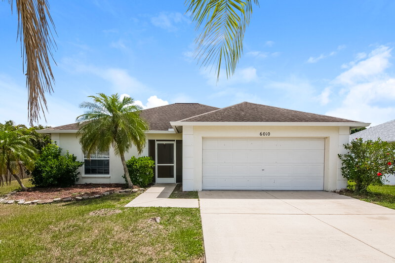 2,145/Mo, 6010 33rd Dr E Palmetto, FL 34221 External View