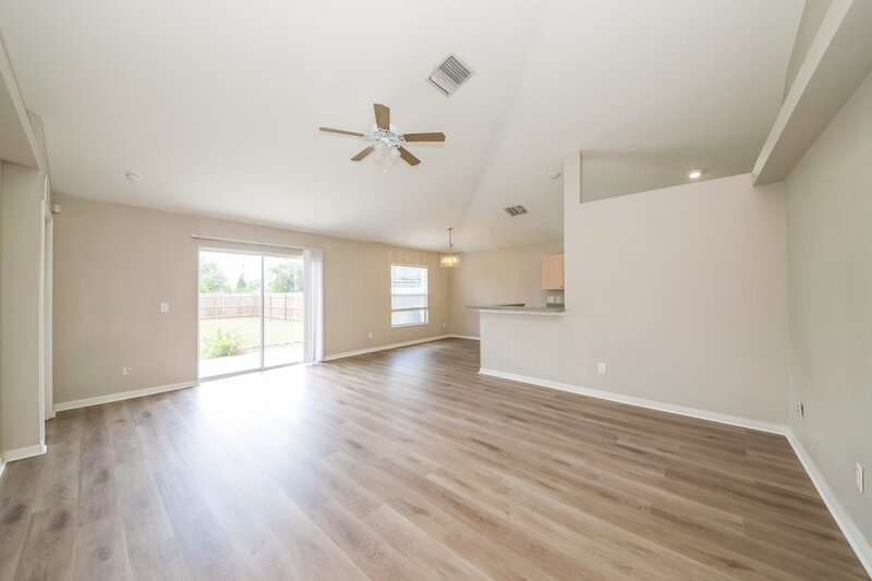 2,145/Mo, 6010 33rd Dr E Palmetto, FL 34221 Living Room View