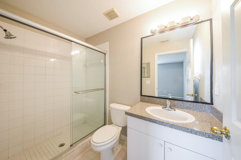 2,145/Mo, 6010 33rd Dr E Palmetto, FL 34221 Main Bathroom View