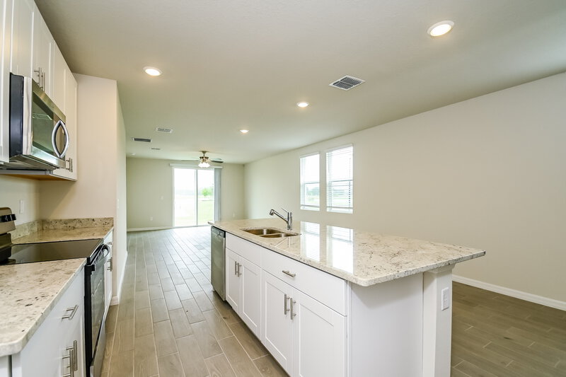 2,210/Mo, 13907 Richland Gulf Cir Parrish, FL 34221 Kitchen View