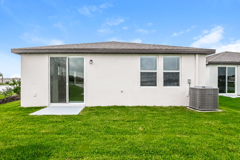 2,210/Mo, 13907 Richland Gulf Cir Parrish, FL 34221 Rear View