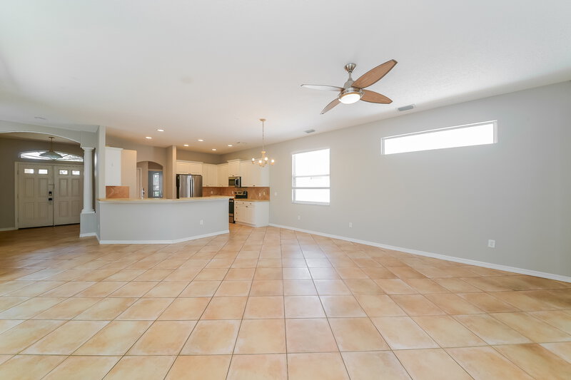 2,365/Mo, 1073 Whitegate Ct Sarasota, FL 34232 Living Room View 4