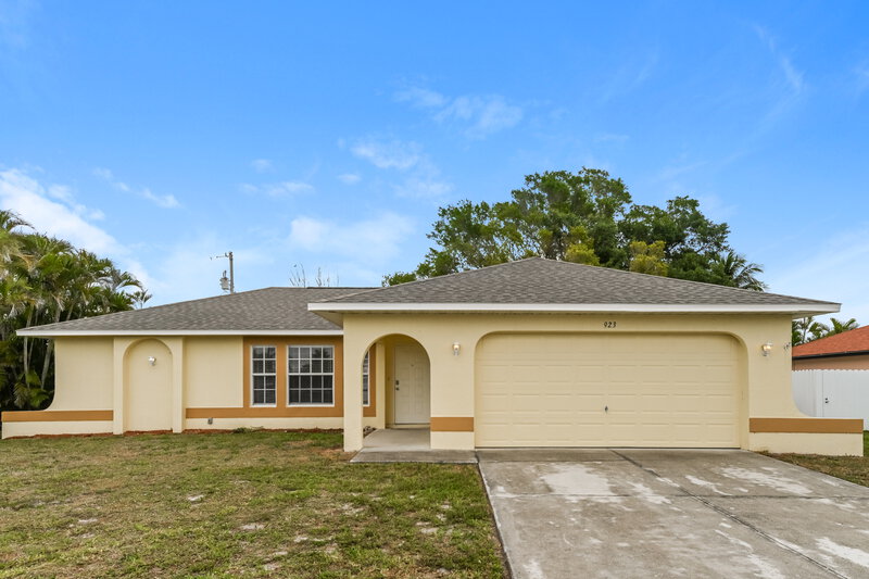1,680/Mo, 923 SE 34th Ter Cape Coral, FL 33904 External View