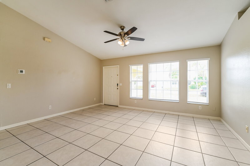 1,680/Mo, 923 SE 34th Ter Cape Coral, FL 33904 Living Room View