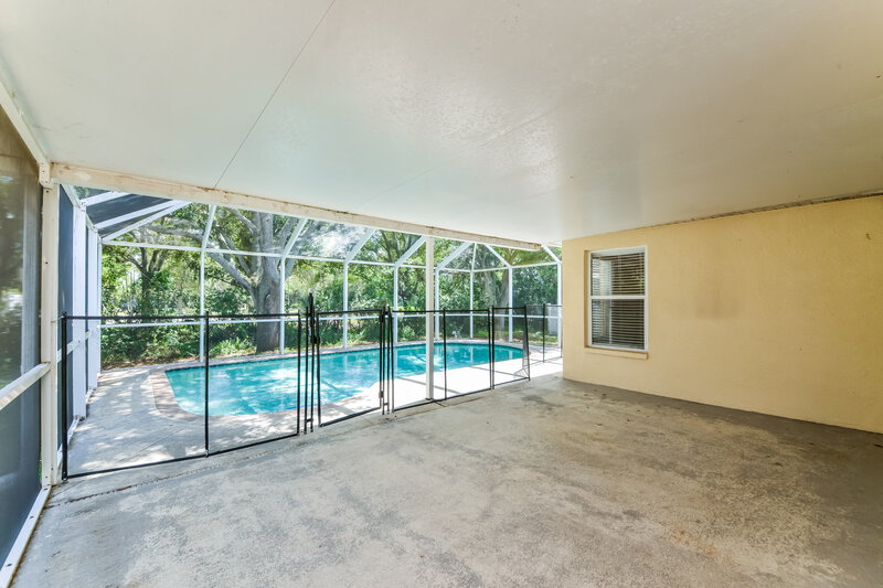 2,760/Mo, 11022 4th Ave E Bradenton, FL 34212 Sun Room View