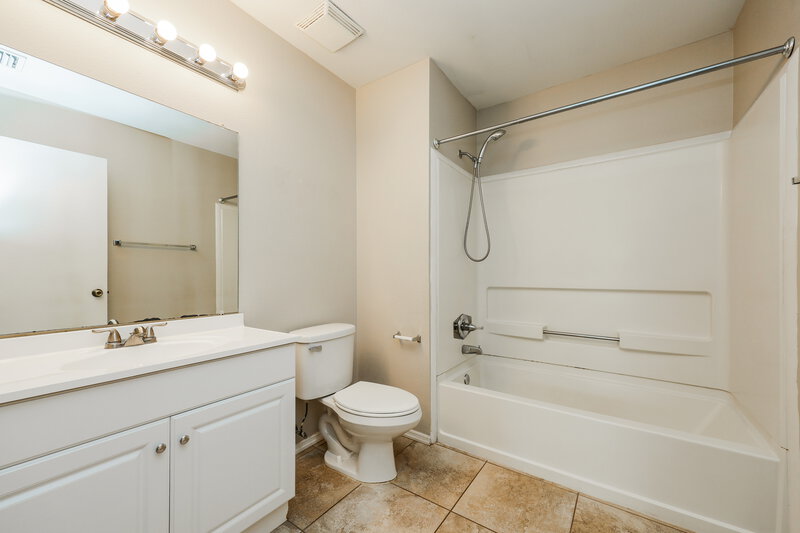 2,505/Mo, 11022 4th Ave E Bradenton, FL 34212 Bathroom View