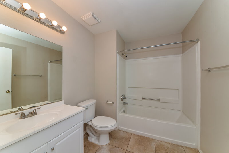 2,760/Mo, 11022 4th Ave E Bradenton, FL 34212 Bathroom View