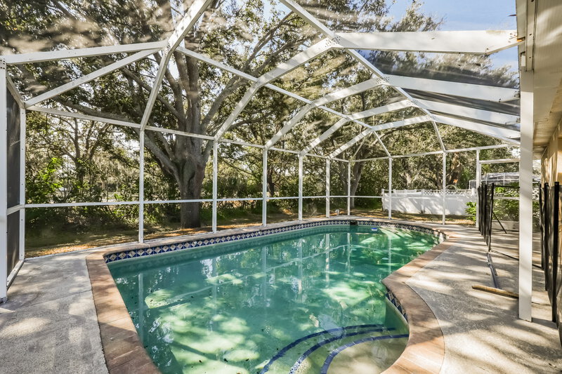 2,505/Mo, 11022 4th Ave E Bradenton, FL 34212 Pool View