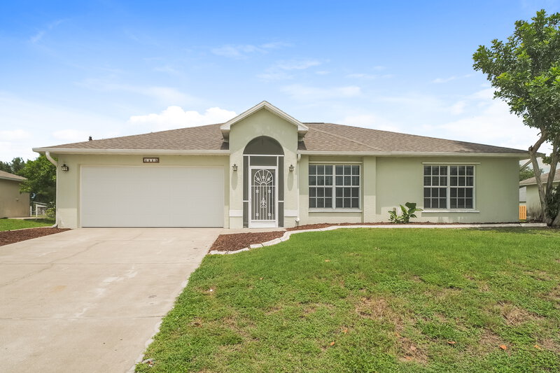 2,220/Mo, 1413 SW 11th Pl Cape Coral, FL 33991 External View