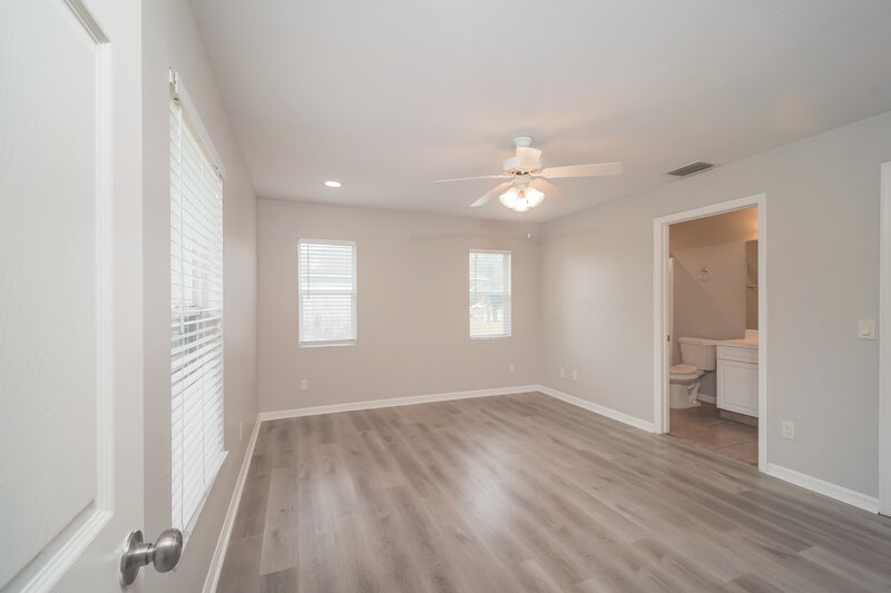 2,220/Mo, 1413 SW 11th Pl Cape Coral, FL 33991 Main Bedroom View