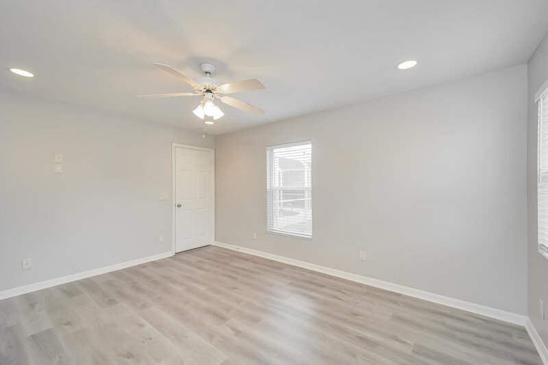 2,220/Mo, 1413 SW 11th Pl Cape Coral, FL 33991 Main Bedroom View 2