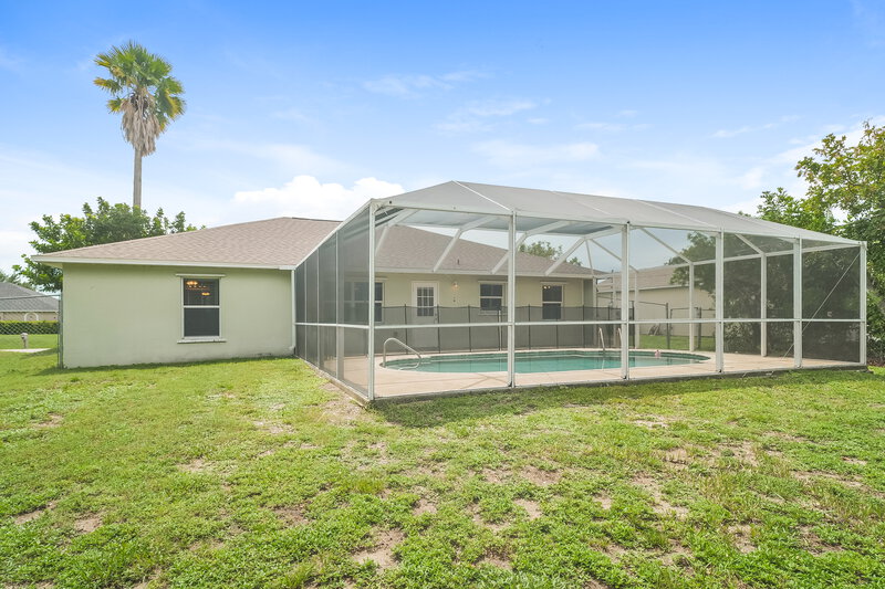 2,220/Mo, 1413 SW 11th Pl Cape Coral, FL 33991 Rear View