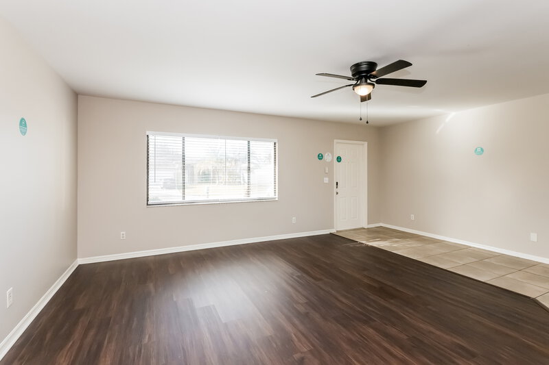 1,795/Mo, 139 SE 19th Ln Cape Coral, FL 33990 Living Room View