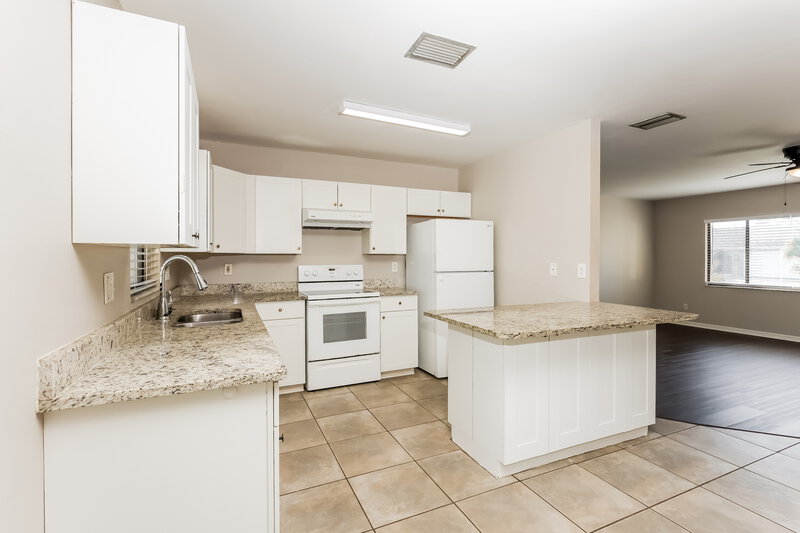 1,795/Mo, 139 SE 19th Ln Cape Coral, FL 33990 Kitchen View 3