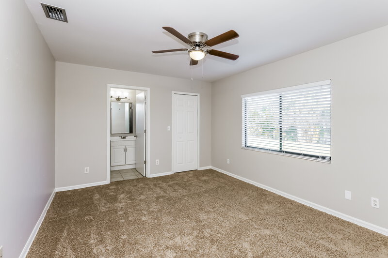 1,795/Mo, 139 SE 19th Ln Cape Coral, FL 33990 Main Bedroom View