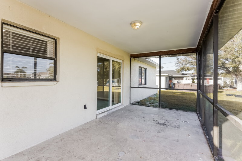 1,795/Mo, 139 SE 19th Ln Cape Coral, FL 33990 Screen Porch View