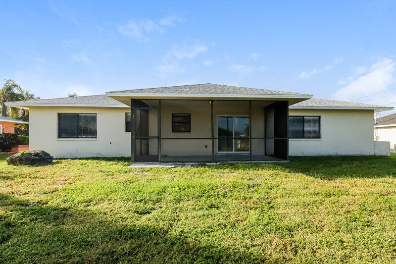 1,795/Mo, 139 SE 19th Ln Cape Coral, FL 33990 Rear View