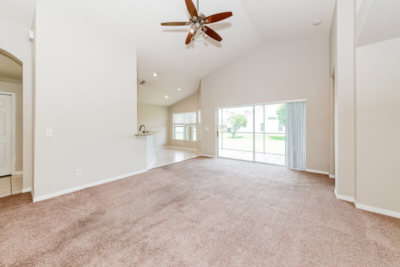 2,135/Mo, 9432 Sarazen Pl Palmetto, FL 34221 Living Room View 2