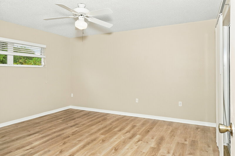 2,135/Mo, 1205 Oak Trace Dr Sarasota, FL 34232 Primary Bedroom View