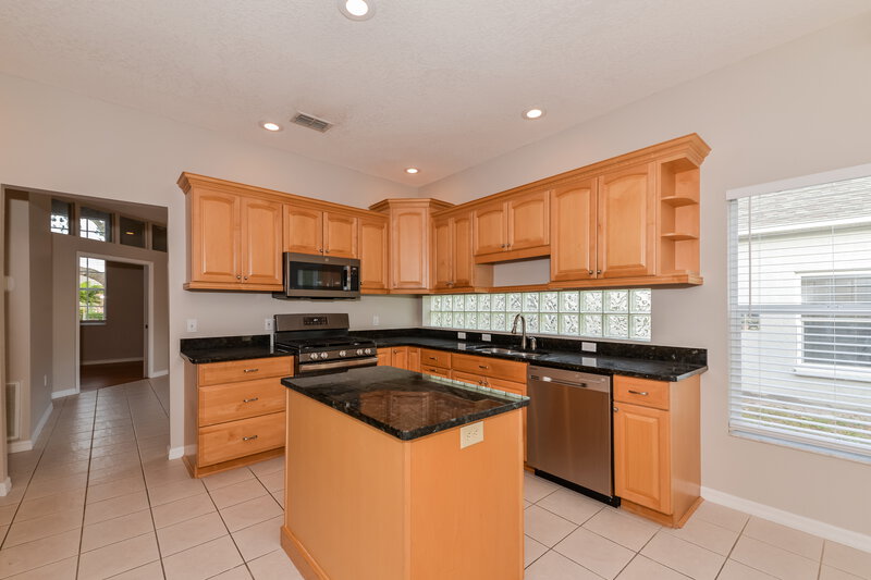 2,865/Mo, 12306 Mosswood Pl Lakewood Ranch, FL 34202 Kitchen View