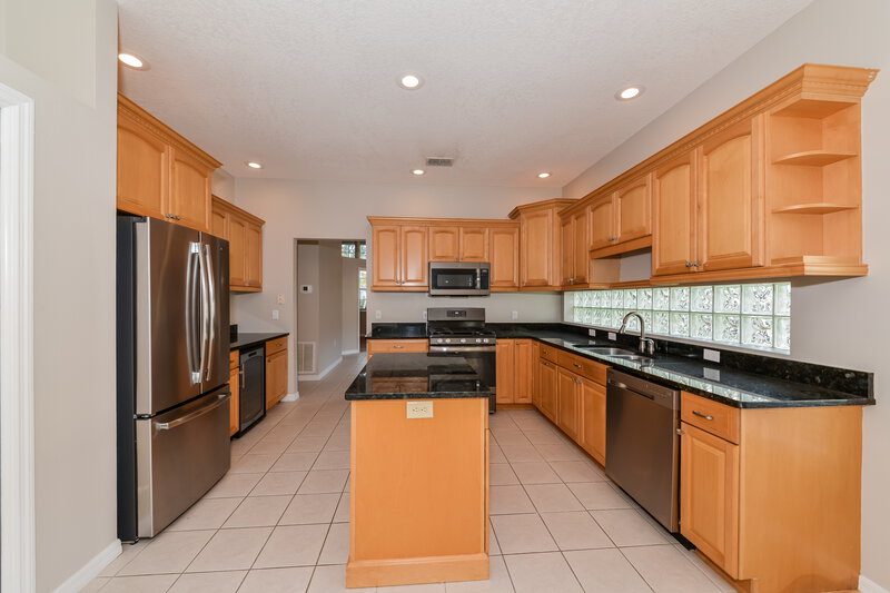 2,865/Mo, 12306 Mosswood Pl Lakewood Ranch, FL 34202 Kitchen View 2