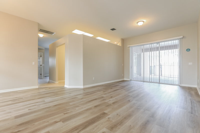 2,715/Mo, 6218 Rock Creek Cir Ellenton, FL 34222 Living Room View 2