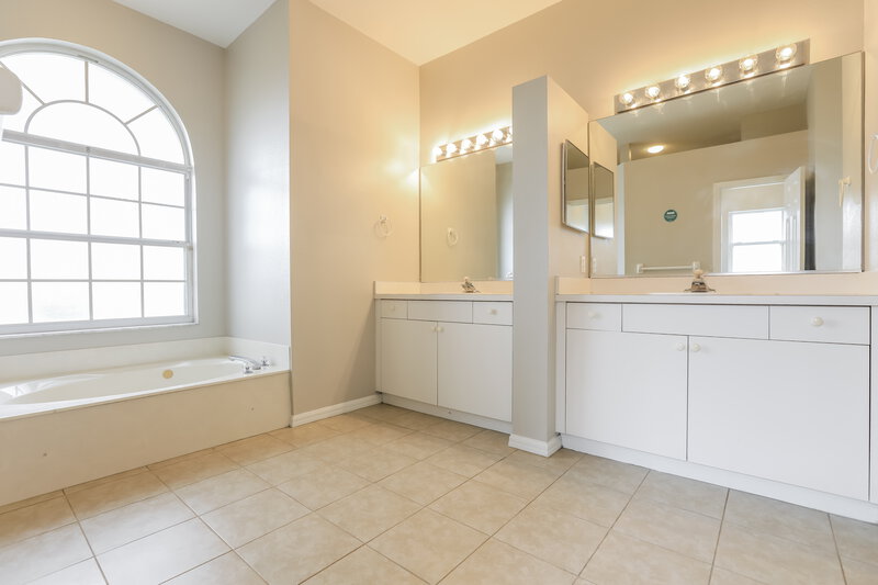 2,715/Mo, 6218 Rock Creek Cir Ellenton, FL 34222 Main Bathroom View