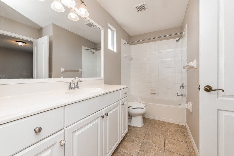 2,030/Mo, 4905 Charles Partin Dr Parrish, FL 34219 Bathroom View