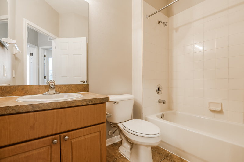 2,395/Mo, 6710 Rock Bridge Ln Ellenton, FL 34222 Bathroom View